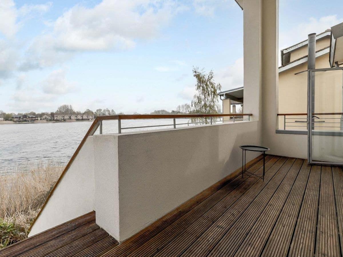 Cotswolds Lakehouse, With Hot Tub & Spa Access, Lower Mill Estate Somerford Keynes ภายนอก รูปภาพ